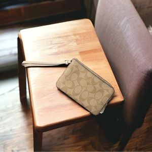Coach wristlet and wallet